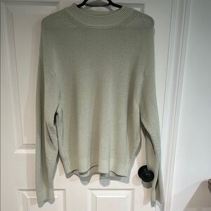 Uniqlo Green Crew Neck Sweater Soft Knit Relaxed Fit